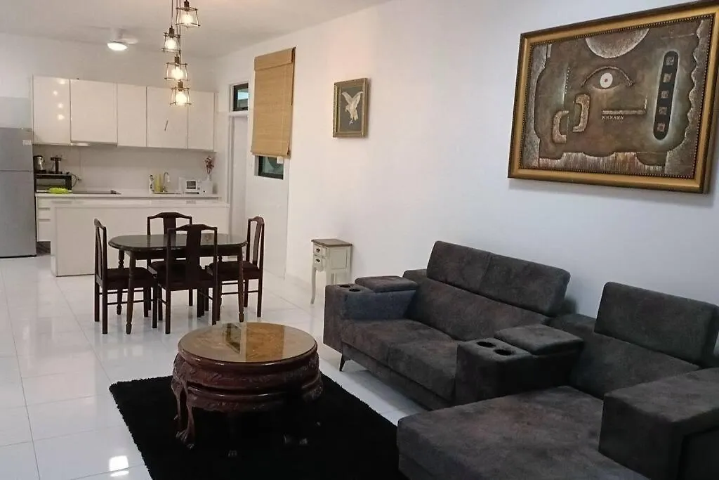 Sky Loft 4 Guests Balcony Nflix Disney B30A جوهر بهرو